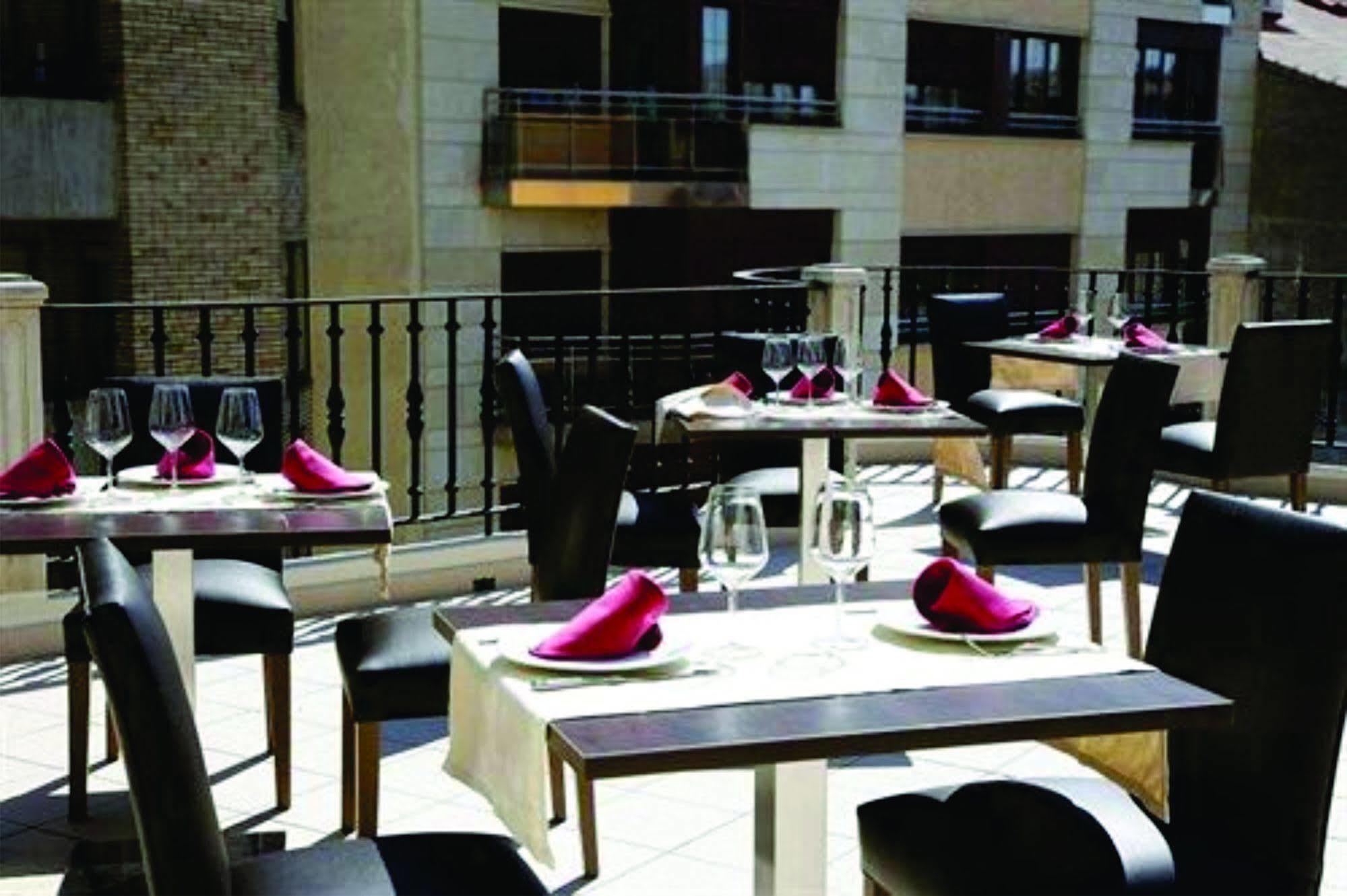 Hotel Villa De Aranda Aranda de Duero Exterior photo